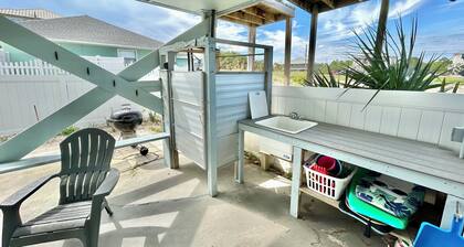 The Extra Mile, One Level, 2BR, Great for couples or small families!