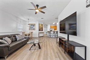 TV - Welcome to Your Condo
(Kissimmee)