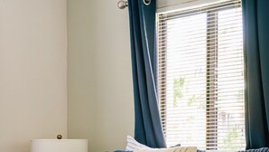 1 chambre, fer et planche à repasser, lit parapluie, Wi-Fi