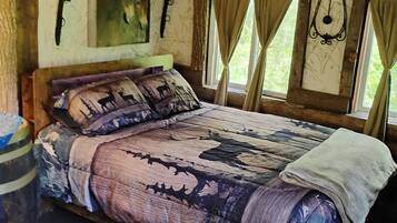 Desk, Internet, bed sheets