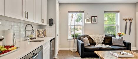 Microwave, dishwasher, coffee/tea maker, toaster