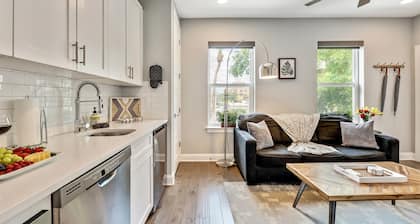 Prime Luxury: New Townhouse in Tampa's Best Spot!