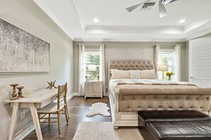 4 Schlafzimmer, Schreibtisch, Bügeleisen/Bügelbrett, kostenloses WLAN