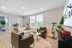 Smart-TV, Videospiele, Bücher, Computerbildschirme