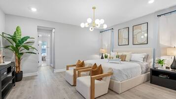 4 chambres, bureau, fer et planche à repasser, lit parapluie