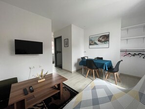 Dining - Apartment near the Citadel and Saint-Leu district (Amiens)