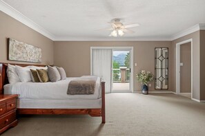5 bedrooms, desk, free WiFi, bed sheets