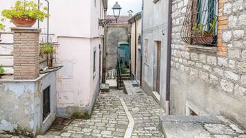 Enceinte de lâhĂ©bergement