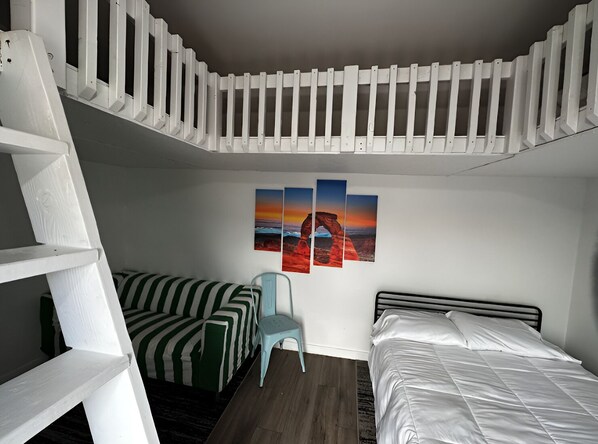 3 bedrooms, WiFi, bed sheets - #G Right Moab Tiny (Moab)