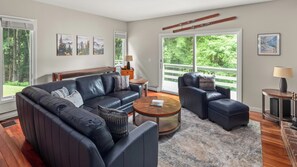 Smart-TV, Kamin, DVD-Player, Computerbildschirme