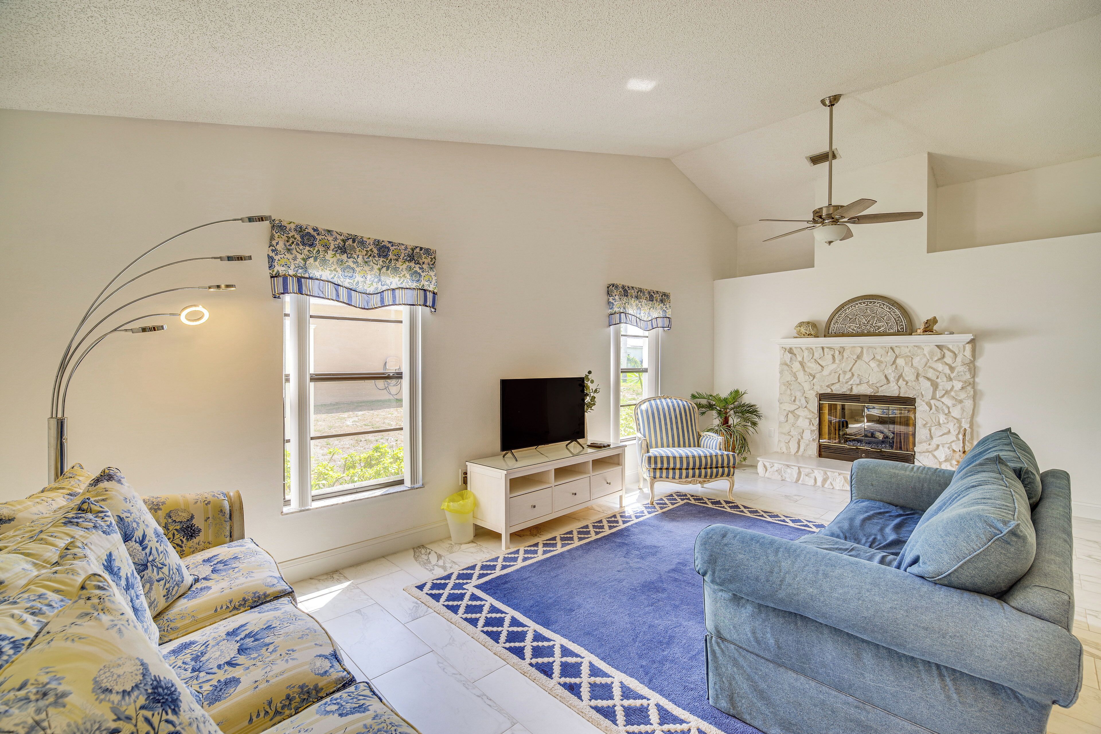 Pet-Friendly Sebastian Home, Close to Beaches!