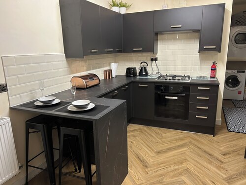 GETHIN HOUSE3 2min to Bpw and Merthyr Tydfil.A large 3 bedroom house