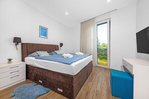 3 chambres, fer et planche à repasser, lit parapluie, Wi-Fi gratuit