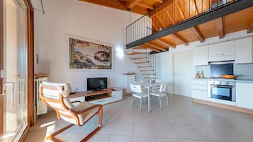 Appartement, vue piscine | Coin séjour