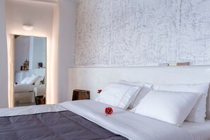 1 chambre, coffre-fort, fer et planche à repasser
