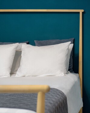 1 bedroom, in-room safe, iron/ironing board, free WiFi