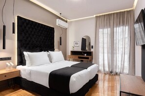 3 chambres, coffres-forts dans les chambres, fer et planche Ă repasser