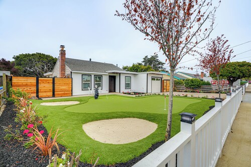 Del Rey Oaks Vacation Home w/ Mini-Golf Course!