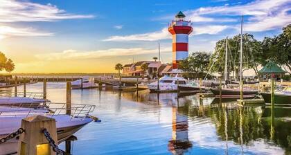 ⭐ Lakeside Family Oasis. 19 minutes to Downtown Savannah! 10 Guest Stay. ⭐