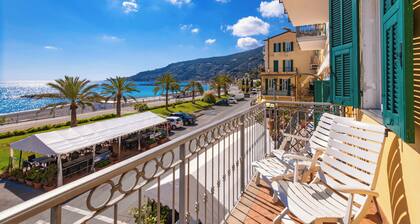 Appartamento fronte mare a Ospedaletti by Wonderful Italy