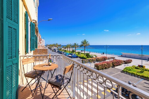 Appartamento fronte mare a Ospedaletti