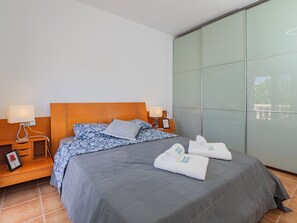 4 Schlafzimmer, Bügeleisen/Bügelbrett, kostenloses WLAN, Bettwäsche