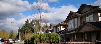 Coquitlam Center, Two-bedroom Suite, Newly Renovated, Steps to SkyTrain
