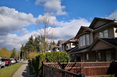 Coquitlam Center, Two-bedroom Suite, Newly Renovated, Steps to SkyTrain