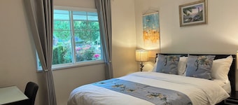 Coquitlam Center, Two-bedroom Suite, Newly Renovated, Steps to SkyTrain