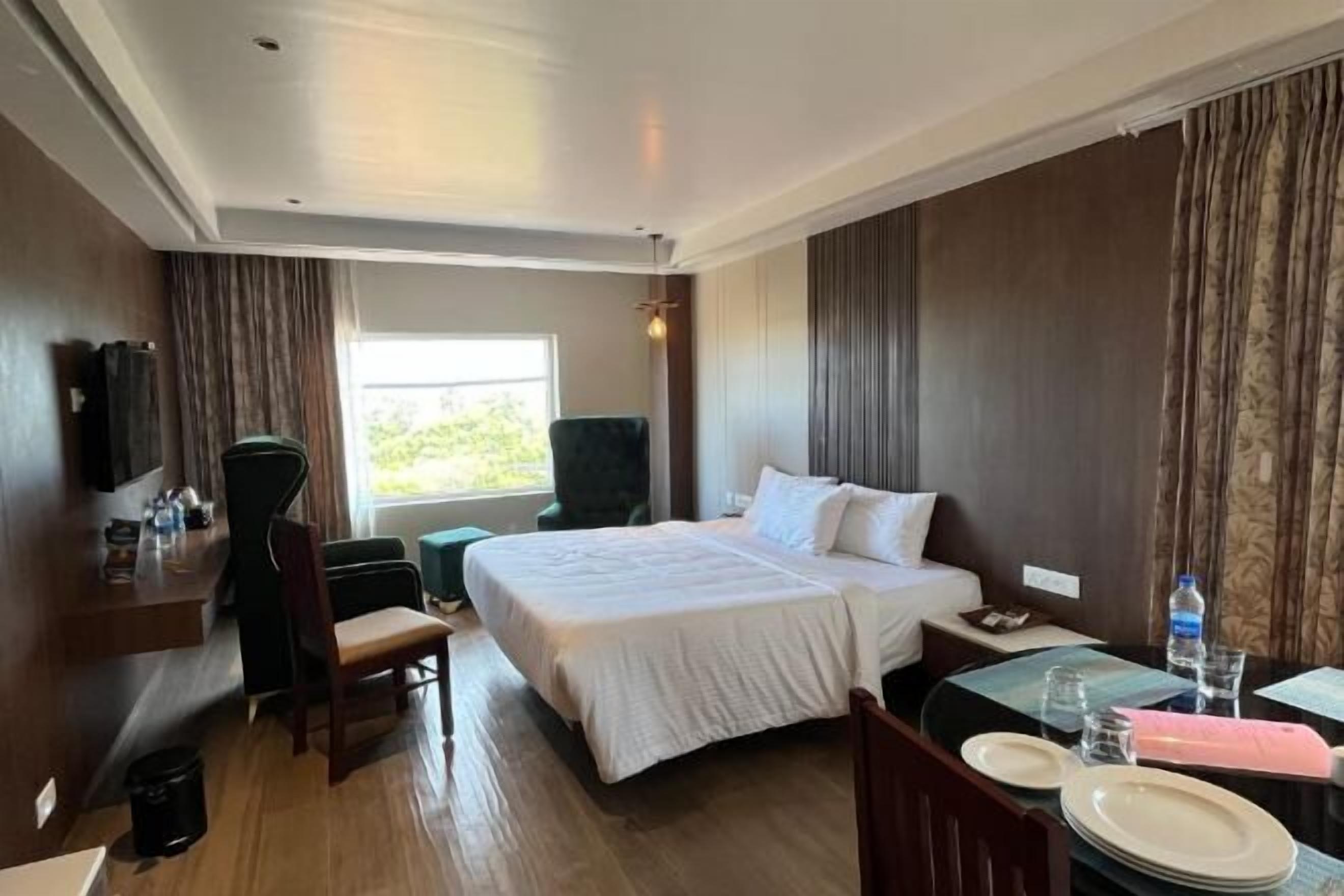 Soundproofing, iron/ironing board, free WiFi