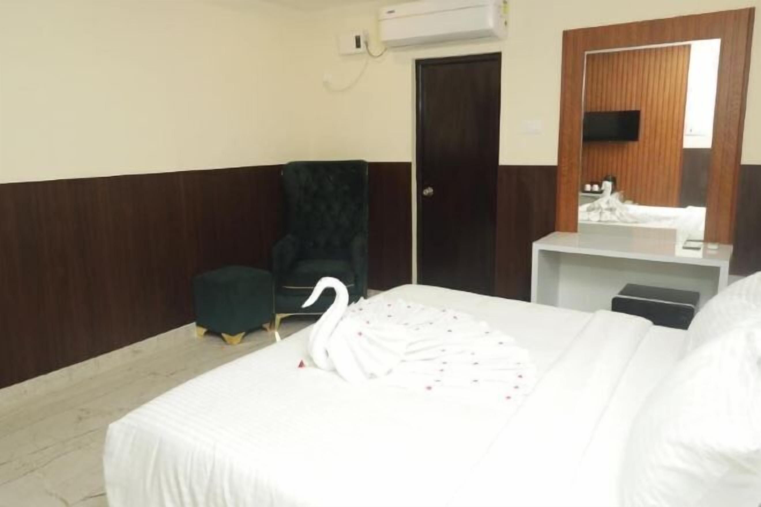 Soundproofing, iron/ironing board, free WiFi