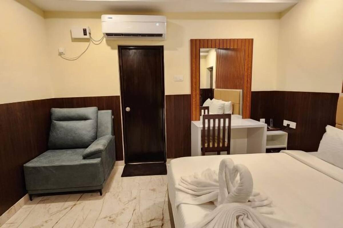 Soundproofing, iron/ironing board, free WiFi