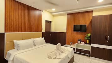 Premium Double Room, City View | Soundproofing, iron/ironing board, free WiFi