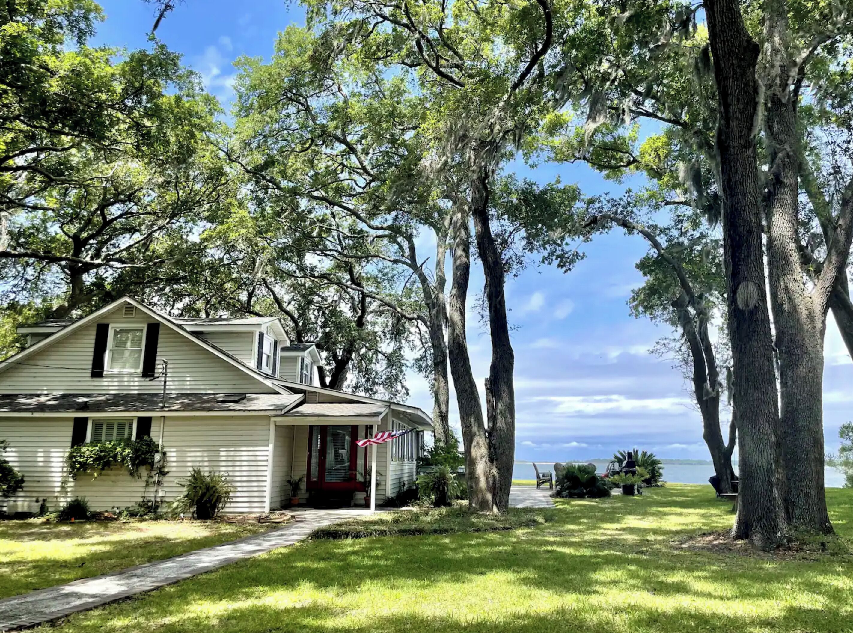 Waterfront Paradise in the heart of the Lowcountry 