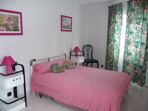 4 chambres, fer et planche à repasser, Wi-Fi