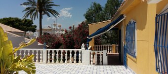 COMFORTABLE VILLA WITH TREES PRIVATE SWIMMING POOL QUIET ENVIRONMENT
