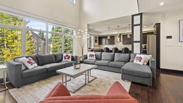 TV connectée, cheminée, table de tennis de table, chaîne hi-fi