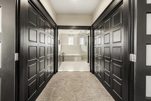 Interior - 4,000 sq ft 7 Br/4.5 Ba Luxury Home with Amazing Amenities (Hinton)