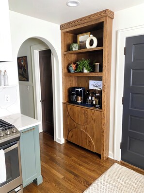 Fridge, microwave, oven, stovetop - Quiet Location - Walkable - Private Yard and Patio (Grand Rapids)