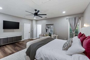 3 habitaciones, tabla de planchar con plancha, wifi y ropa de cama 