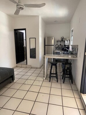 Family Room | Free WiFi, bed sheets - Hotel and Bungalows Palaces (San Patricio Melaque)