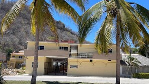 Front of property - Hotel and Bungalows Palaces (San Patricio Melaque)
