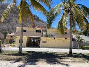 Front of property - Hotel and Bungalows Palaces (San Patricio Melaque)