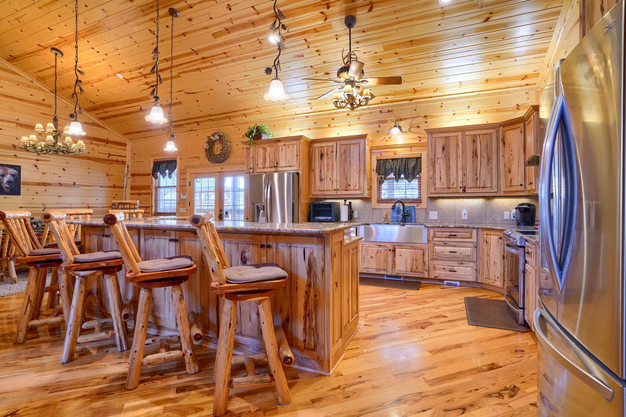 雪櫃、微波爐、焗爐、爐具