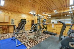 Fitness facility - Freedom Lodge by Turkey Ridge Lodges (Rockbridge)