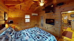 Room - Turkey Ridge Lodges - Cabin # 3 (ROCKBRIDGE)