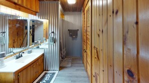 Douche, serviettes fournies