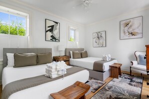 2 bedrooms, iron/ironing board, Internet - The Daniel Legare Suite In the Heart of Charleston (Charleston)