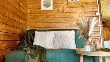 1 Schlafzimmer, BĂŒgeleisen/BĂŒgelbrett, WLAN, BettwĂ€sche