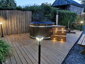 Bain à remous extérieur